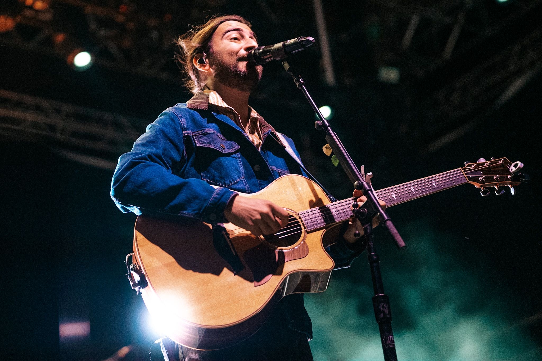 Noah Kahan Connects With Fans on 'I Was/I Am' Tour in New York